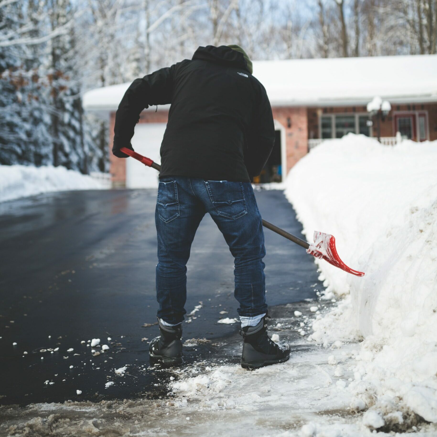 cropped-snow-removal-for-seniors-smithville2-scaled-1.jpg