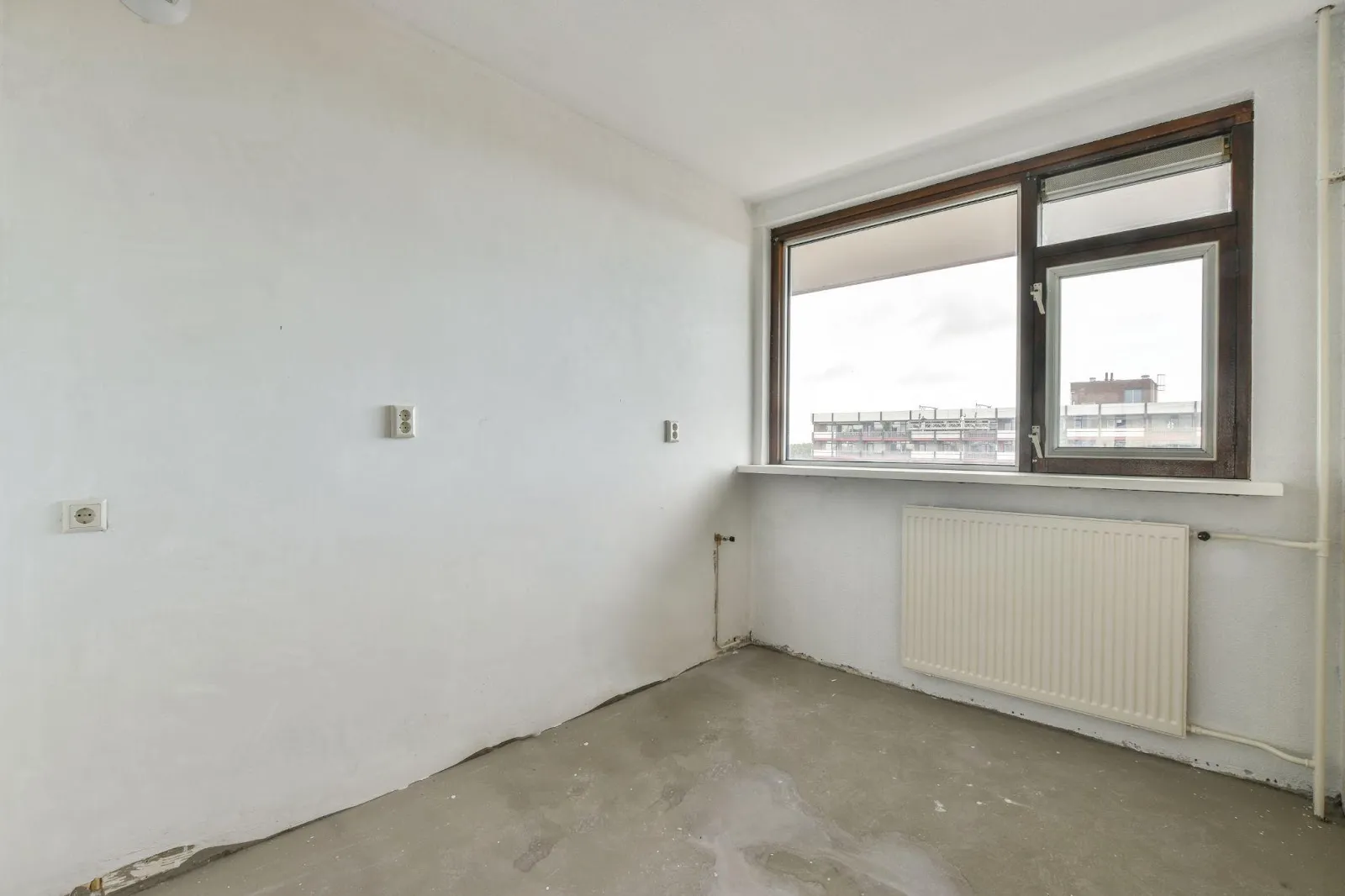 Best Conditions for Painting a Concrete Floor in Toronto’s Winter
