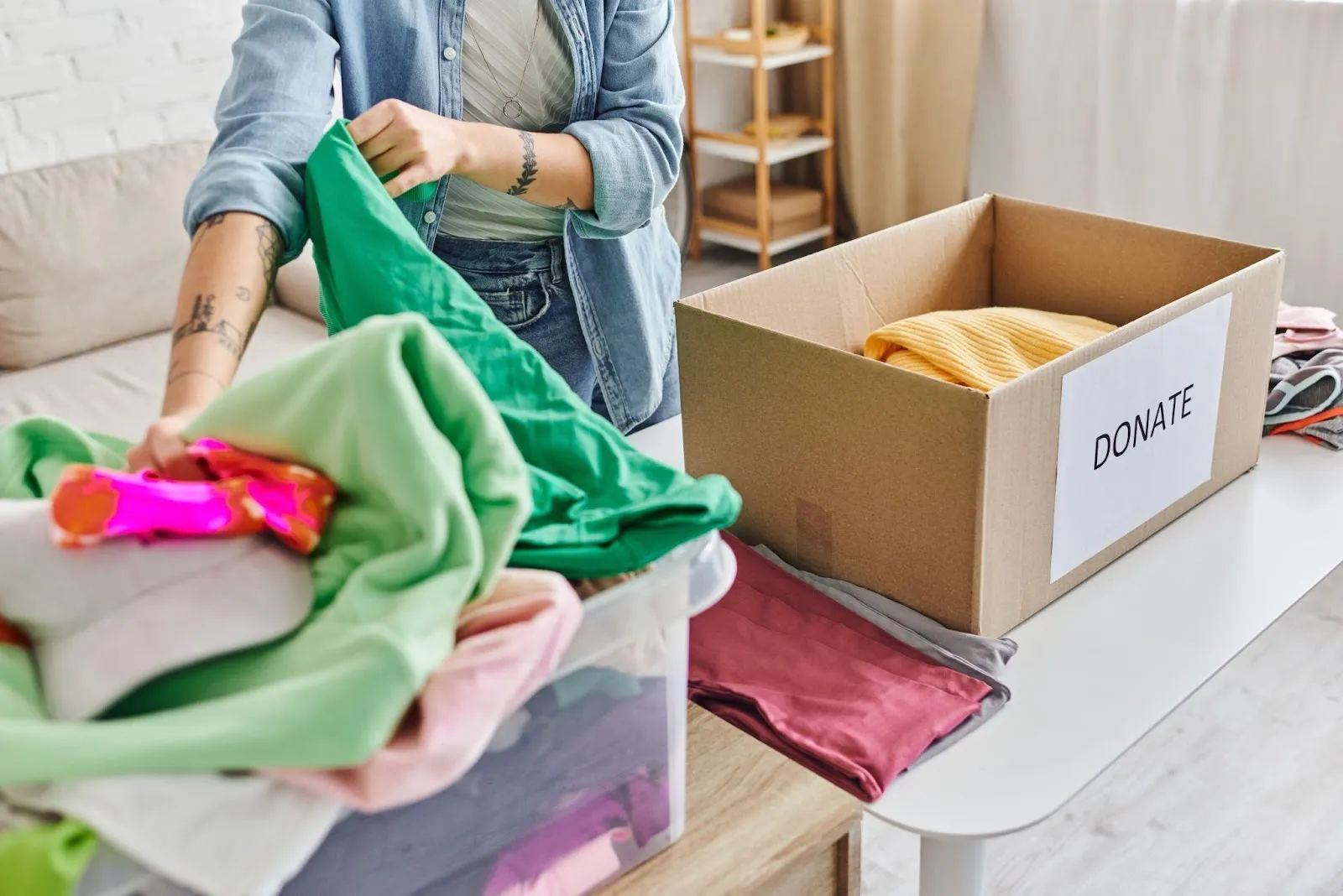 Decluttering vs. Deep Cleaning: What Comes First?