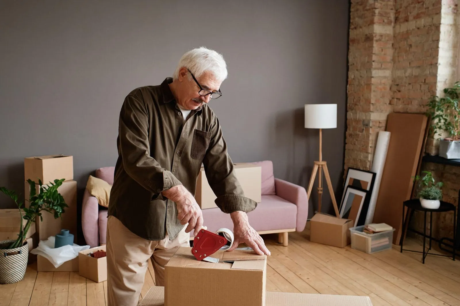 How to Declutter Your House In Spring In Canada?