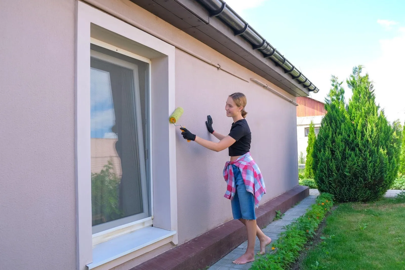 What Paint Finish is Best for Outdoor Use in Canada