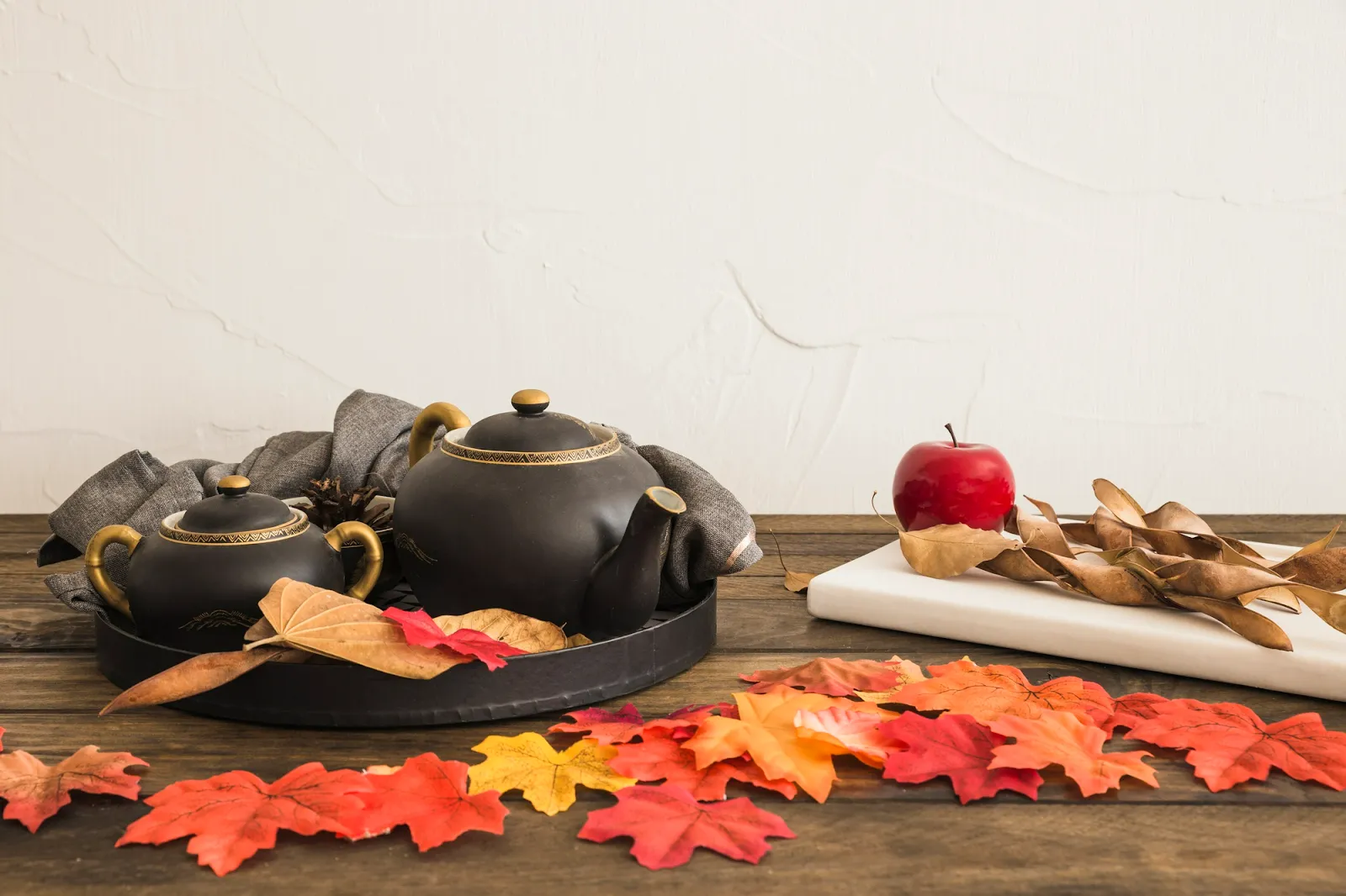 Designing cozy indoor spaces with Canadian autumn decor