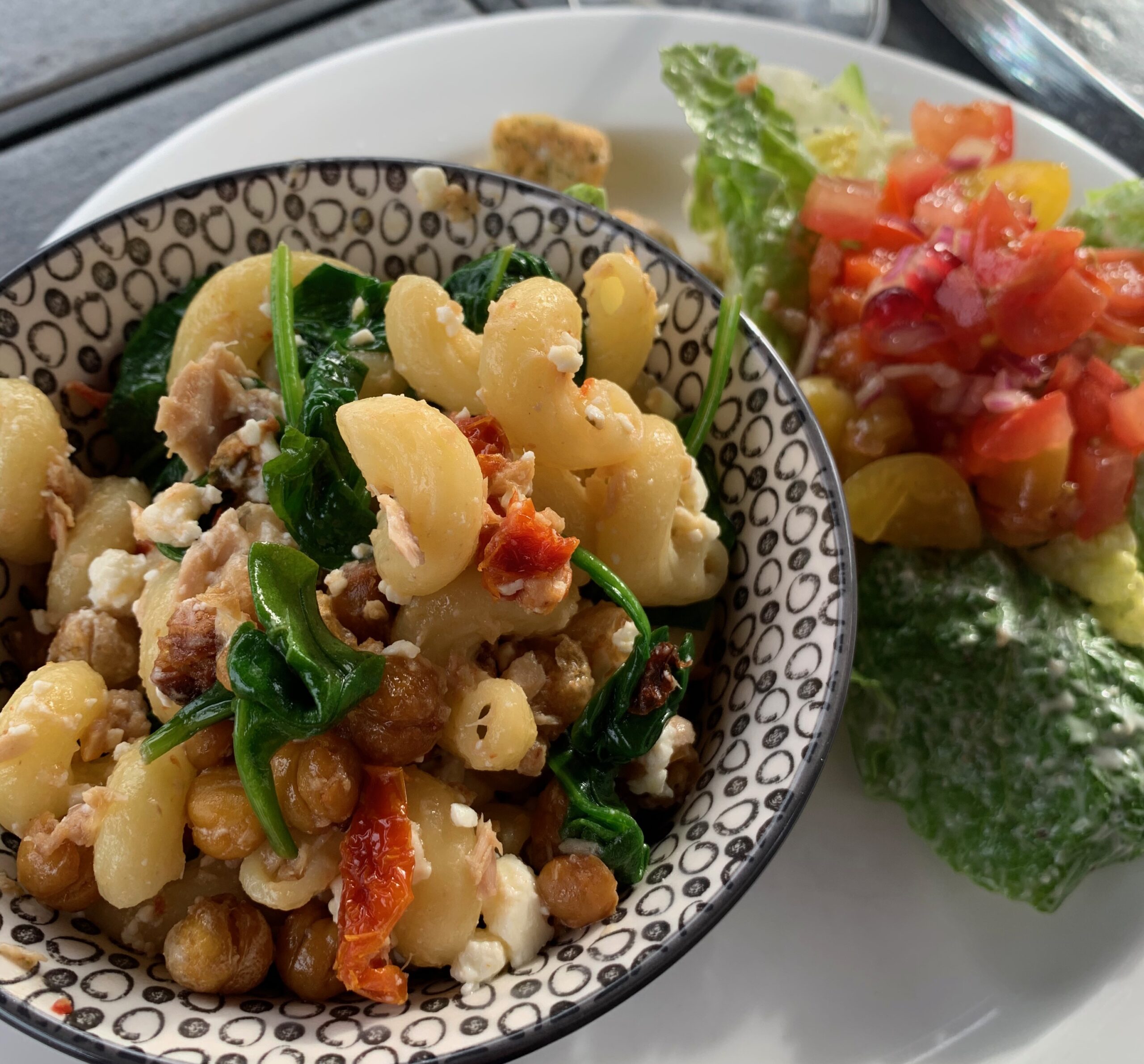 Eat Well Crunchy Chickpea and Sun-Dried Tomato Pasta